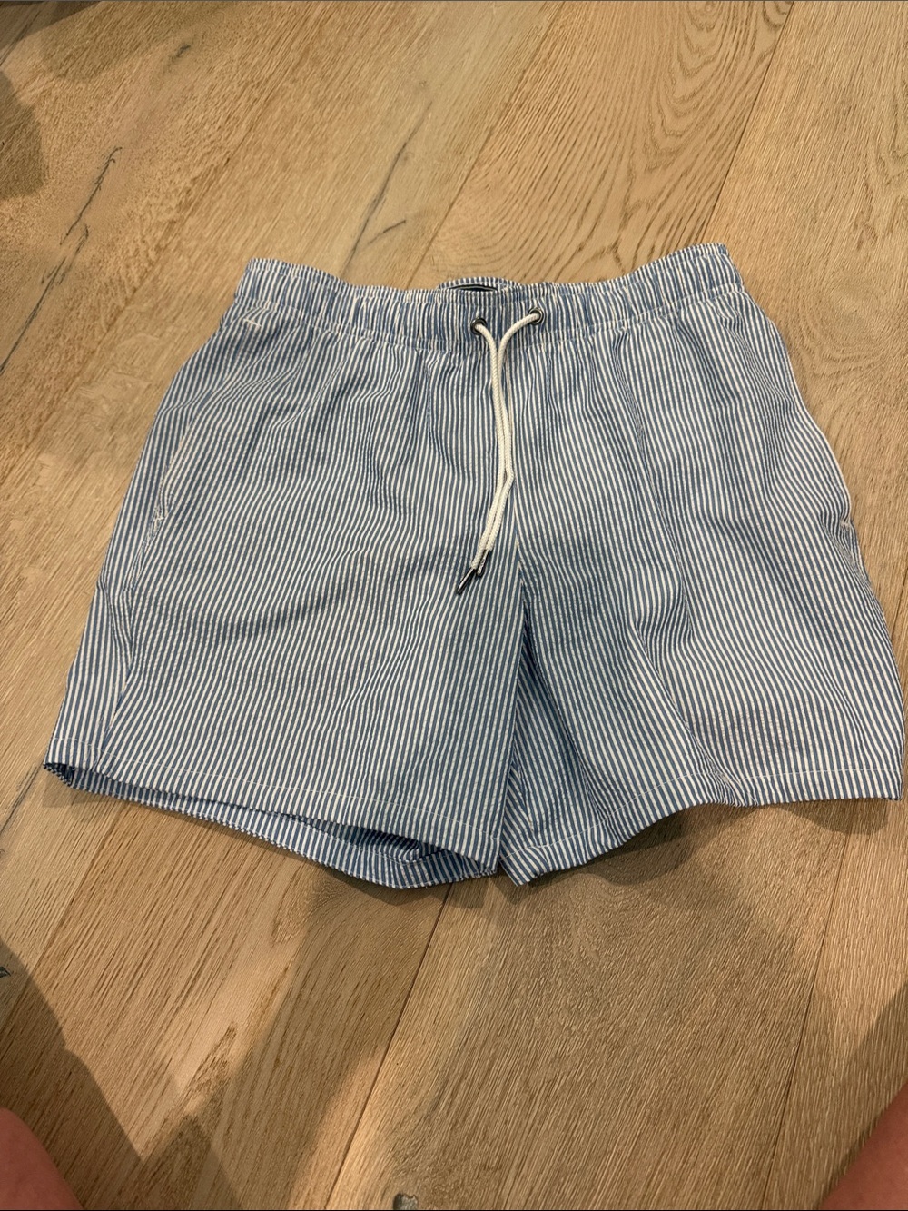 Men's Abercrombie & Fitch Blue and White Seersucker swim. Xs